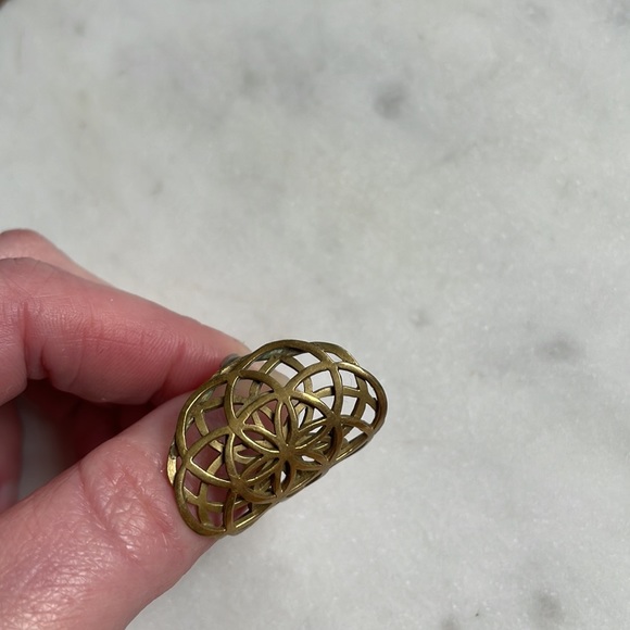 Vintage | Brass Sacred Geometry Ring | Size 7/8 - Picture 8 of 10